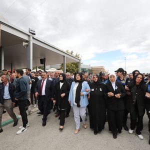 Bakanımız Derya Yanık Malatya'da Piyade Üsteğmen Serkan Erkuş’un Cenaze Törenine Katıldı - fotoğraf 1
