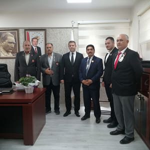 Manisa Şehit Aileleri ve Gaziler Derneği Yönetimi İl Müdürümüzü Ziyaret Etti - fotoğraf 1