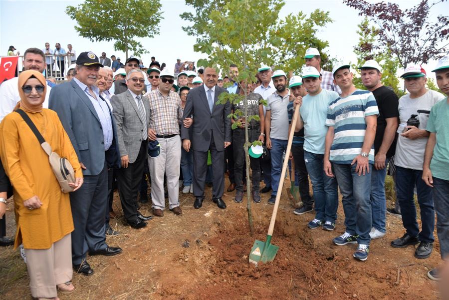 Yaşlılarımız, Engelli Gençlerimiz, Çocuklarımız ve Gazilerimizle Birlikte 15 Temmuz Şehitleri Hatıra Ormanı Fidan Dikim Törenine Katıldık.