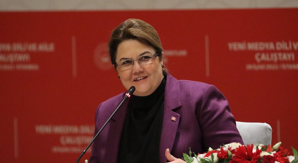 Bakanımız Derya Yanık Yeni Medya Dili ve Aile Çalıştayı'na Katıldı