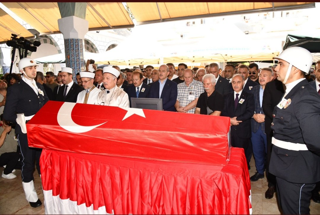 Mezitli Tece Polisevi nizamiye noktasına alçak terör saldırısı sonucu şehit düşen kahraman Polis Memurumuz Sedat GEZER'i dualarla Hakk'a uğurladık.Şehidimize Allah'tan rahmet,ailemize sabır diliyoruz.  Milletimizin başı sağolsun.