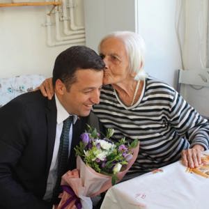 İL MÜDÜRÜMÜZ OSMAN TOPRAKÇI 1 EKİM DÜNYA YAŞLILAR GÜNÜ NEDENİYLE ZİYARETLERDE BULUNDU - fotoğraf 1