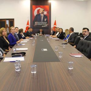 KADINA YÖNELİK ŞİDDETLE MÜCADELE İL KOORDİNASYON, İZLEME VE DEĞERLENDİRME KOMİSYON TOPLANTISI GERÇEKLEŞTİRİLDİ - fotoğraf 1
