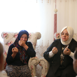 Bakan Selçuk'tan Şehit Ailelerine Ziyaret - fotoğraf 5