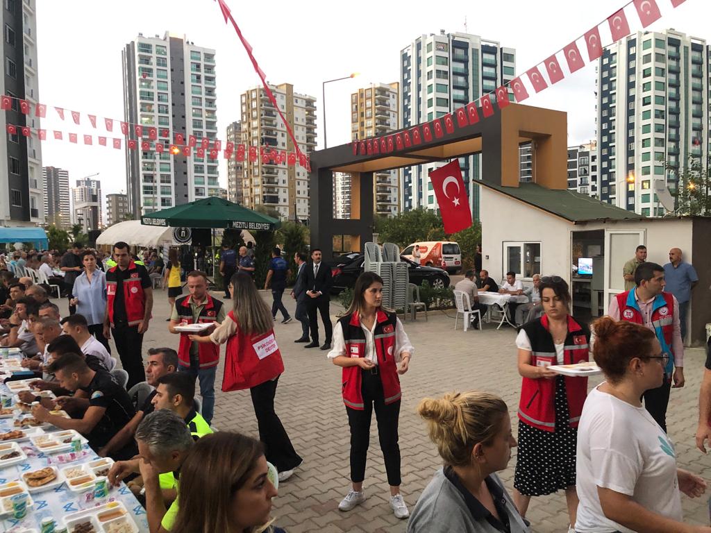 Kahraman şehidimiz Polis Memuru Sedat GEZER için Sn Valimiz Ali Hamza PEHLİVAN'ın da katılımıyla mevlid programı düzenlendi. Aziz şehidimizin ruhu şad olsun. 