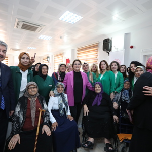 Bakanımız Derya Yanık Osmaniye'de "Dijital Bahar Odası"nın açılışını yaptı - fotoğraf 1