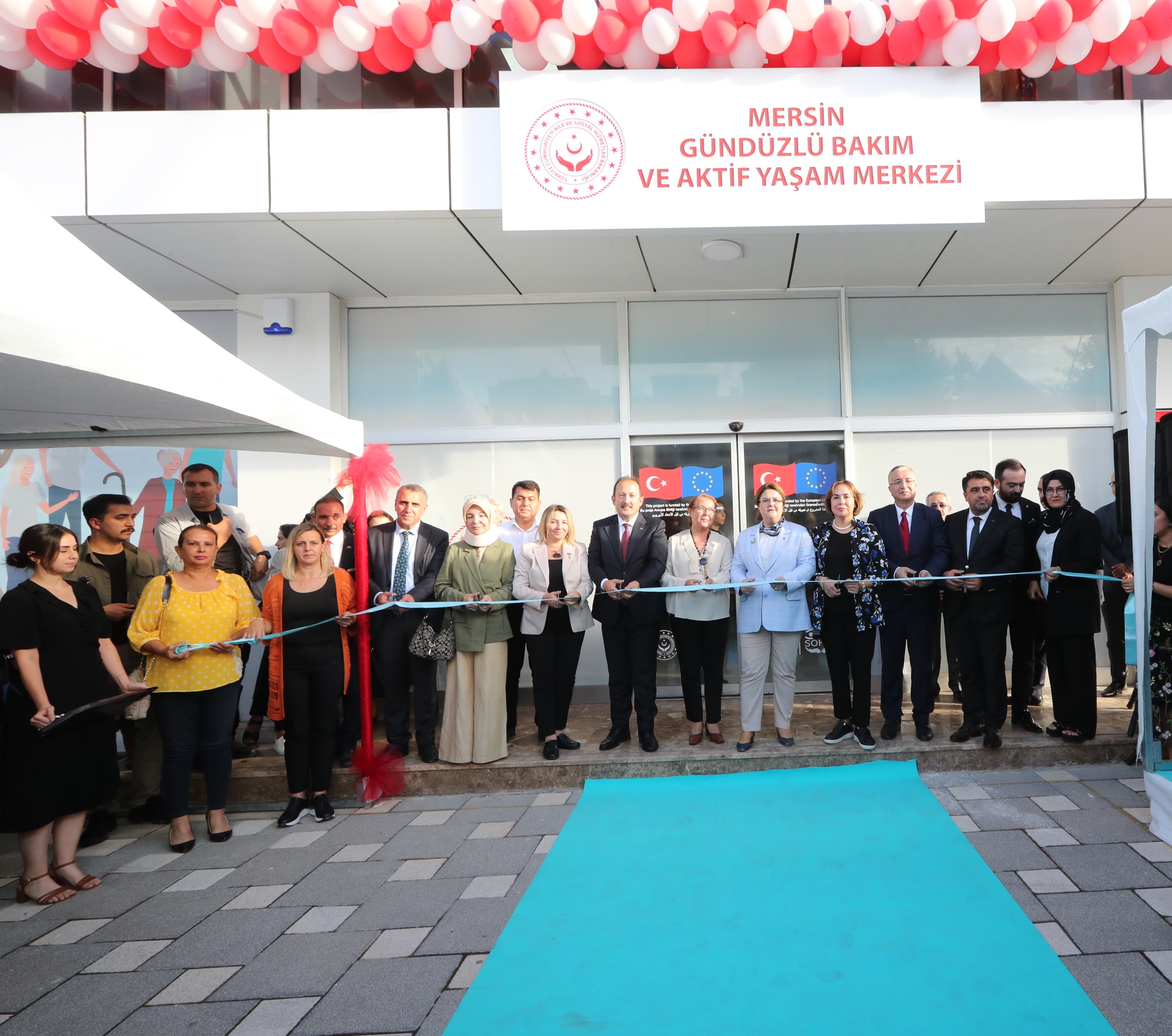 Bakanımız Derya Yanık Mersin'de Gündüzlü Bakım ve Aktif Yaşam Merkezi’nin Açılışını Yaptı