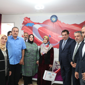Bakan Selçuk, Bursa'da Şehit Aileleriyle Bayramlaştı - fotoğraf 1