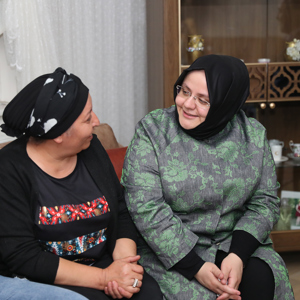 Bakan Selçuk, Bursa'da Şehit Aileleriyle Bayramlaştı - fotoğraf 3