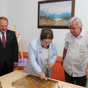 Aile ve Sosyal Hizmetler Bakanımız Derya Yanık Mersin'de Gündüzlü Bakım ve Aktif Yaşam Merkezi’nin Açılışını Yaptı - fotoğraf 2