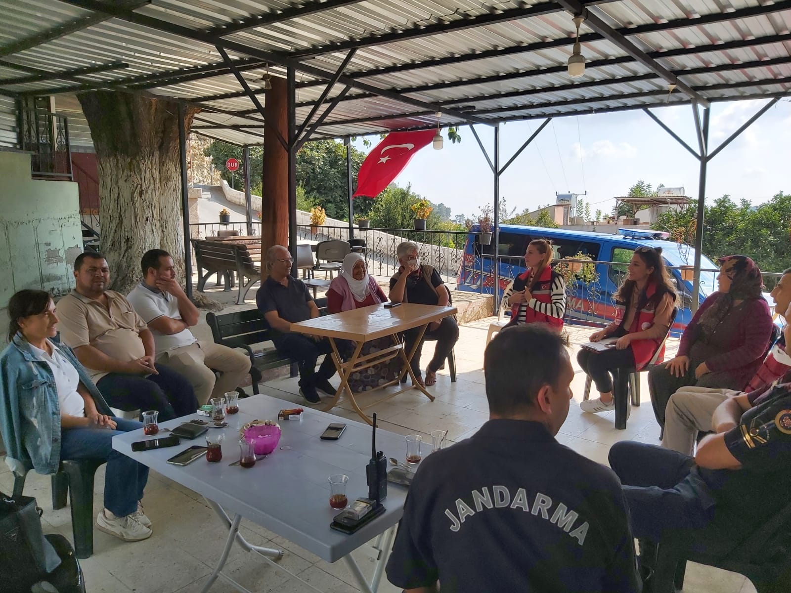 Mezitli SHM, "Kadına Yönelik Şiddetle Mücadele" ve "Dijital Bağımlılık" konularında Akarca ve Cemilli Mahallesindeki vatandaşlarımıza eğitim düzenlemiştir.