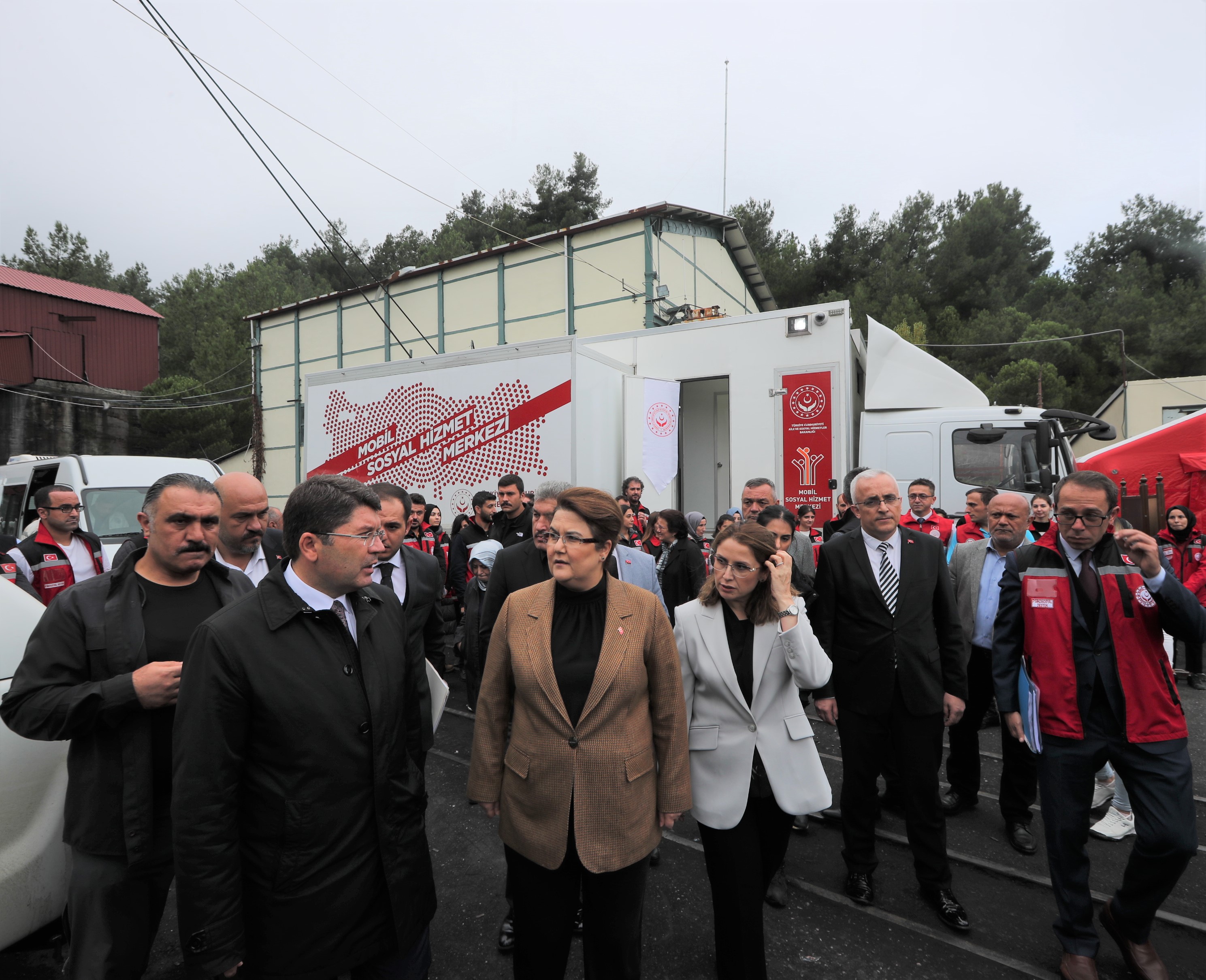 Bakanlık Madencilere ve Ailelerine Desteğini Sürdürüyor