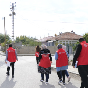 Ulusal Hane Ziyaretleri kapsamında vatandaşlarımızın ihtiyaçlarını yerinde tespit etmek için hane ziyaretlerine ara vermeden devam ediyoruz.  - fotoğraf 1