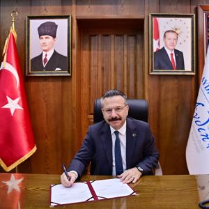Valimiz Sayın Hüseyin Aksoy’un katılımı ile İl Müdürlüğümüz ve Aymelek Derneği arasında  Yaşlı Gündüz Bakım Merkezlerinin işletilmesine dair işbirliği protokolü imzalandı - fotoğraf 1