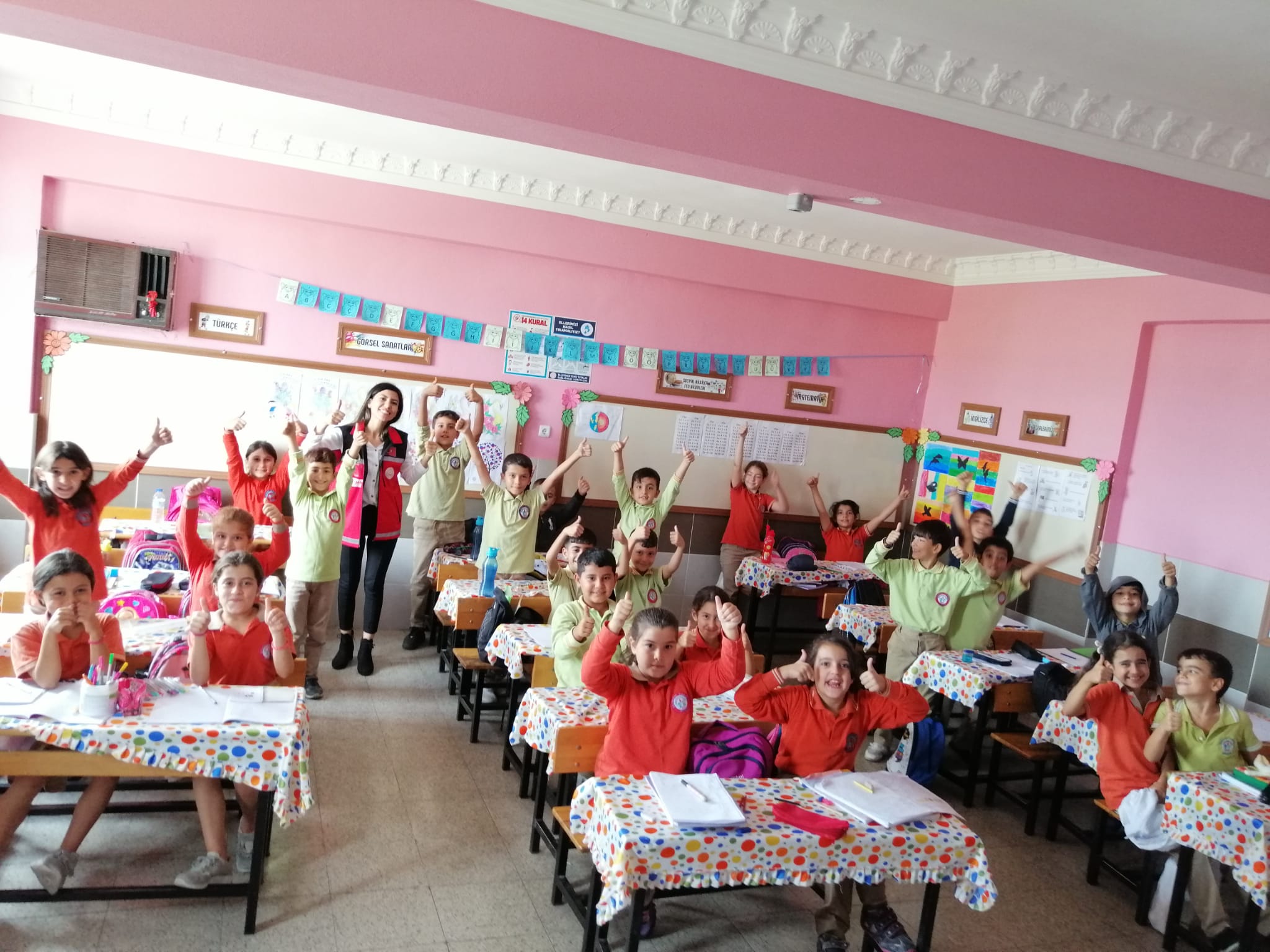 Toroslar SHM, Toroslar Halkkent İlkokulu öğrencilerimize "Mahremiyet" ve "Teknoloji Bağımlılığı" konularında eğitim düzenlemiştir.