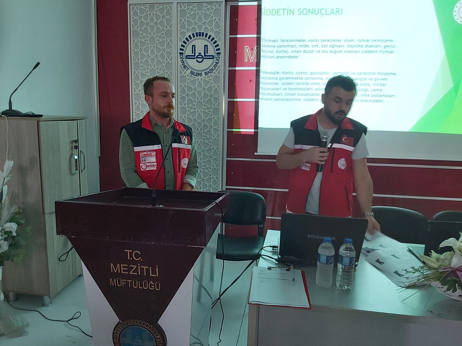 Mezitli SHM, "Kadına Yönelik Şiddetle Mücadele 5 Milyon Erkeğe Farkındalık Eğitimleri" kapsamında Mezitli Müftülüğü camii imamlarına eğitim düzenledi. #KadınaElKalkamaz 