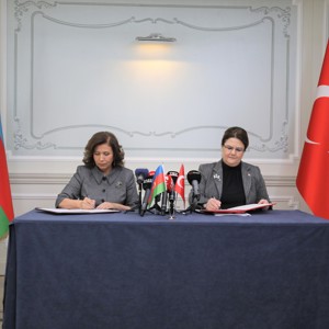 Bakanımız Derya Yanık, Cezayir, Azerbaycan, Libya Ve Singapurlu Mevkidaşlarıyla Bir Araya Geldi - fotoğraf 1