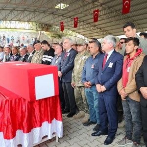 Şehidimiz Piyade Sözleşmeli Er Fırat Güner Son Yolculuğuna Uğurlandı. - fotoğraf 4