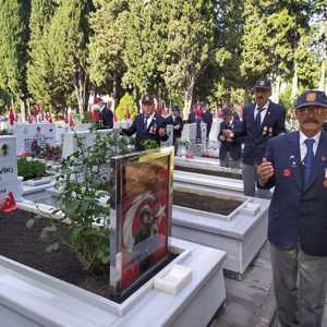 Gazilerimiz İstanbul Edirnekapı Şehitliğini Ziyaret Ettiler. - fotoğraf 6