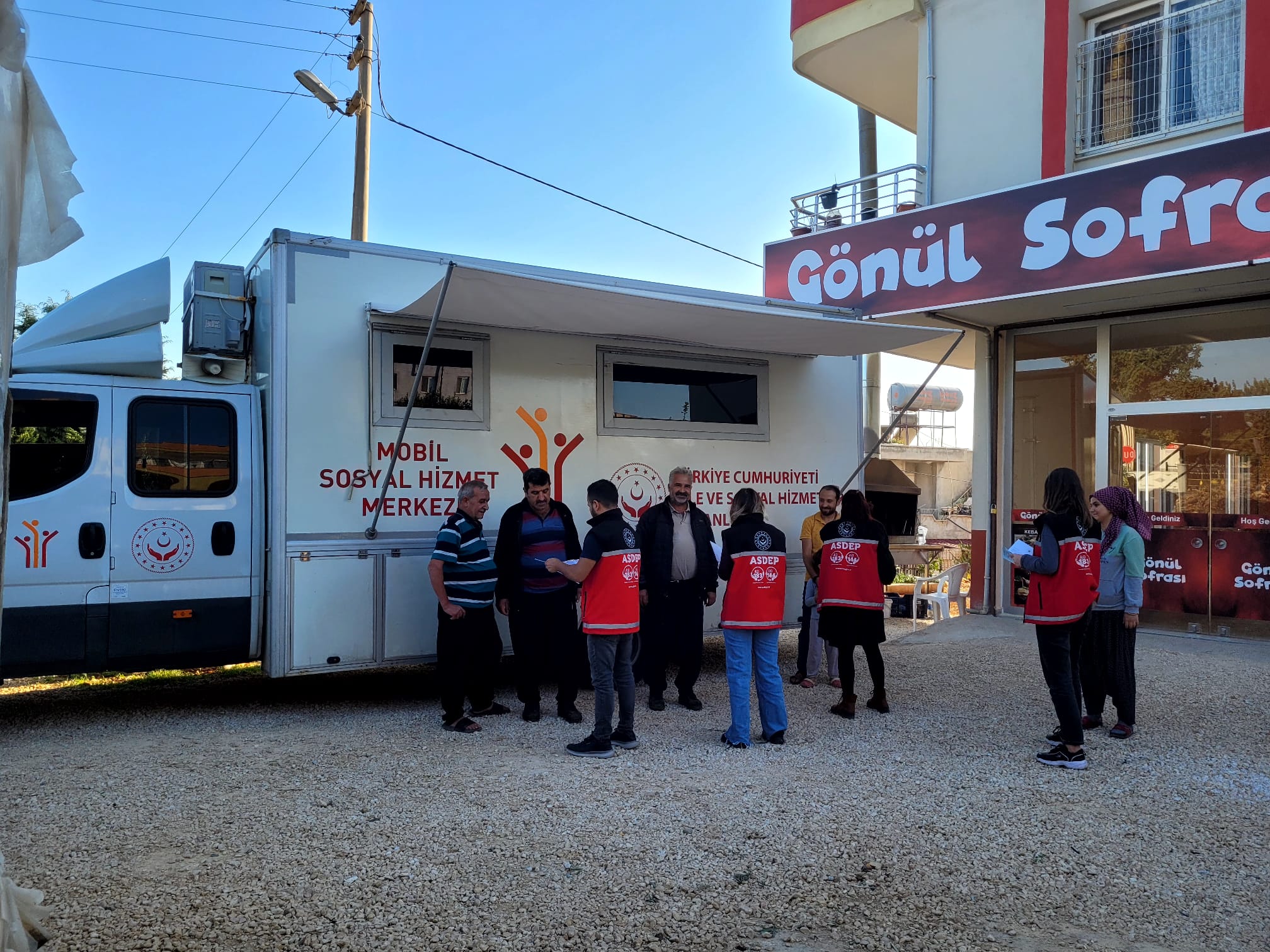 Mobil Sosyal Hizmet Merkezi'mizle Sahadayız