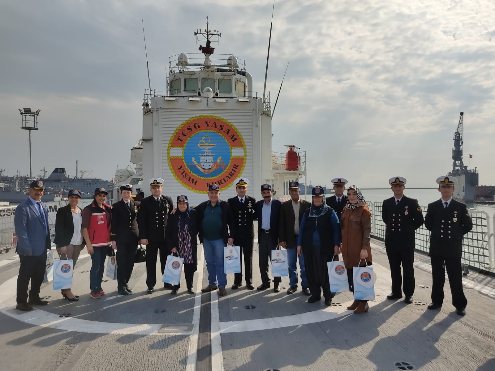 Şehitlerimizin bizlere emaneti çok kıymetli ailelerimiz, Türkiye Cumhuriyeti Sahil Güvenlik TCSG Yaşam Gemisinin konuğu oldular. 