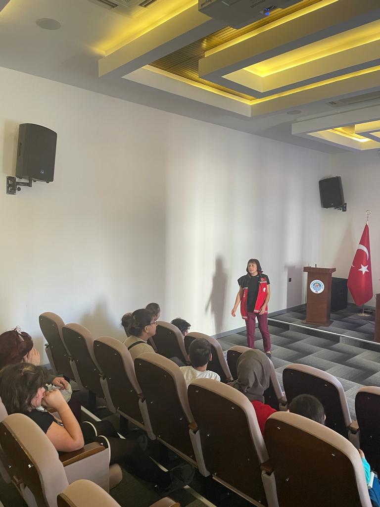 Mezitli SHM  tarafından Okul Destek Projesi kapsamında çocuklarımıza ve ailelerine"Teknoloji Bağımlılığı ve Mahremiyet Eğitimi" düzenlendi.