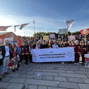20 Kasım Dünya Çocuk Hakları Günü dolayısıyla İskenderun Anıt Alanı'nda Çocuk Şenliği Düzenlendi. - fotoğraf 13