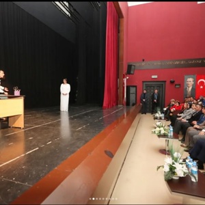 "Ölüm Kadın Meselesi" adlı Tiyatro gösterisi düzenlendi. - fotoğraf 2