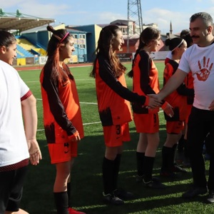 25 KASIM KADINA YÖNELİK ŞİDDETLE MÜCADELE KAPSAMINDA FUTBOL MÜSABAKASI - fotoğraf 2