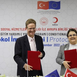 Bakanımız Derya Yanık Yabancılara Yönelik Şartlı Eğitim Yardım Programı Protokolü İmza Töreni'ne Katıldı - fotoğraf 1