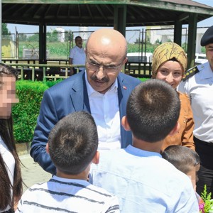 Valimiz Mahmut Demirtaş, Değerli Büyüklerimiz ile Çocuklarımızın Kurban Bayramı’nı Kutladı - fotoğraf 5