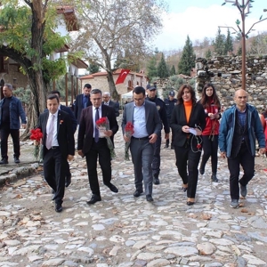 STRATONİKEİA ANTİK KENTİNDE KADINA ŞİDDET  ETKİNLİĞİ DÜZENLEDİ - fotoğraf 5