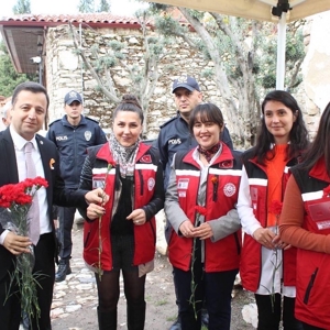 STRATONİKEİA ANTİK KENTİNDE KADINA ŞİDDET  ETKİNLİĞİ DÜZENLEDİ - fotoğraf 2