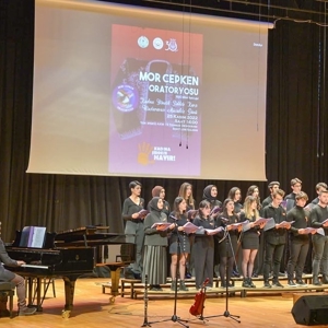 MOR CEPKEN ORATORYOSU SAHNELENDİ - fotoğraf 3