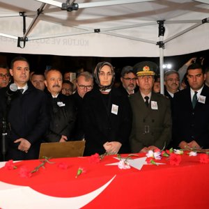 Şehidimiz Piyade Sözleşmeli Er Hakan Köroğlu, dualarla toprağa verildi. - fotoğraf 6