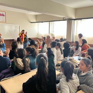 Hassa Şehit Mehmet Tuhal MTAL ‘’Akran zorbalığı-Siber Zorbalık-Bilinçli medya kullanımı’’ konulu seminer verildi. - fotoğraf 2
