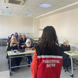 Antakya Nedime Keser Halk Eğitim Merkezi kursiyerlerine “Evlilik Öncesi Eğitim Programı” kapsamında seminer verildi. - fotoğraf 1