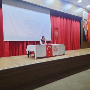 Altınözü ilçemizde İl Müdürlüğümüz, Altınözü Kaymakamlığı ve Altınözü Belediyesi tarafından ortaklaşa düzenlenen Koruyucu Aile Tanıtım Toplantısı gerçekleştirilmiştir. - fotoğraf 3