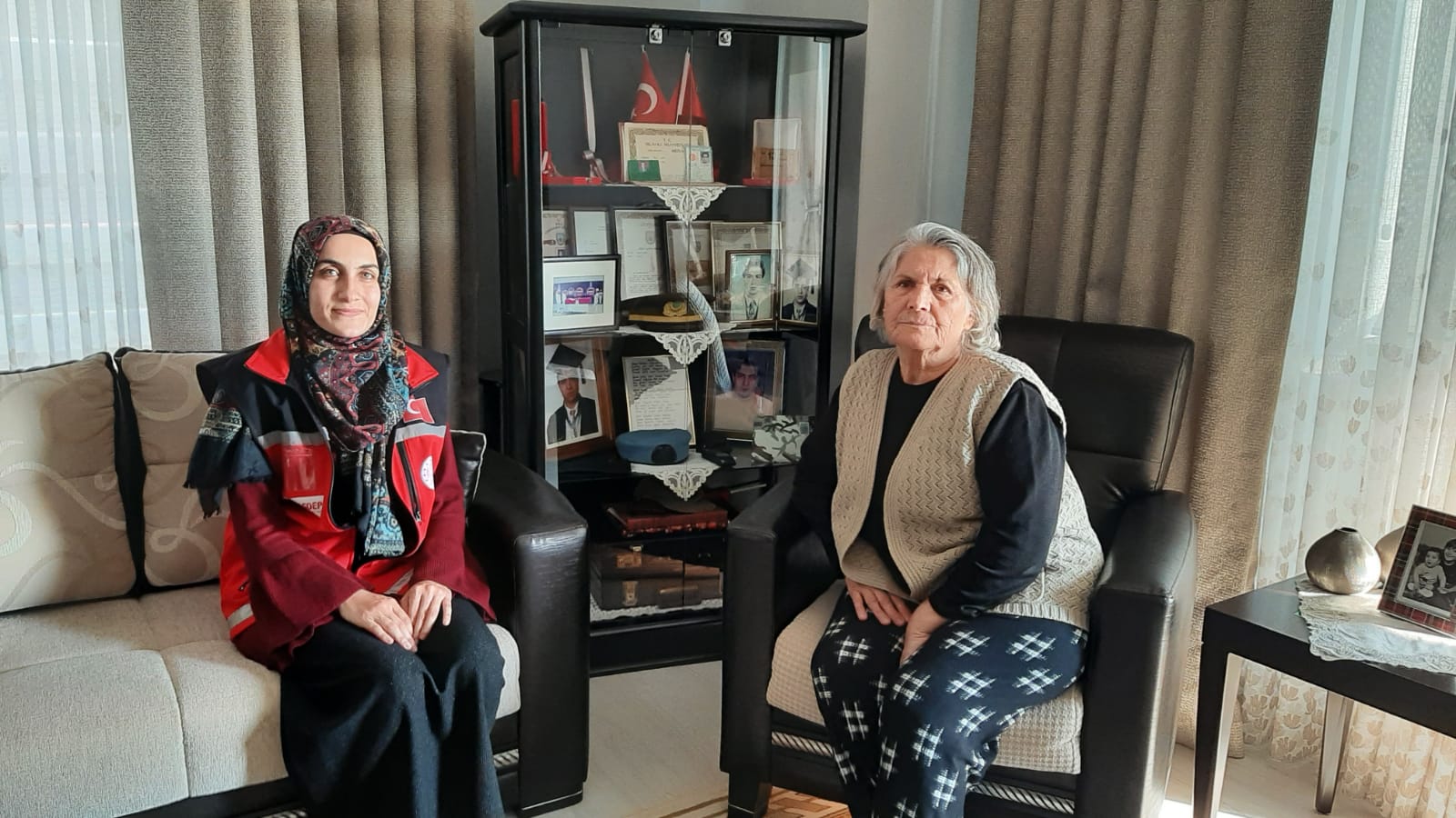 Kahraman şehitlerimizin çok kıymetli ailelerinizi ziyaret ettik.