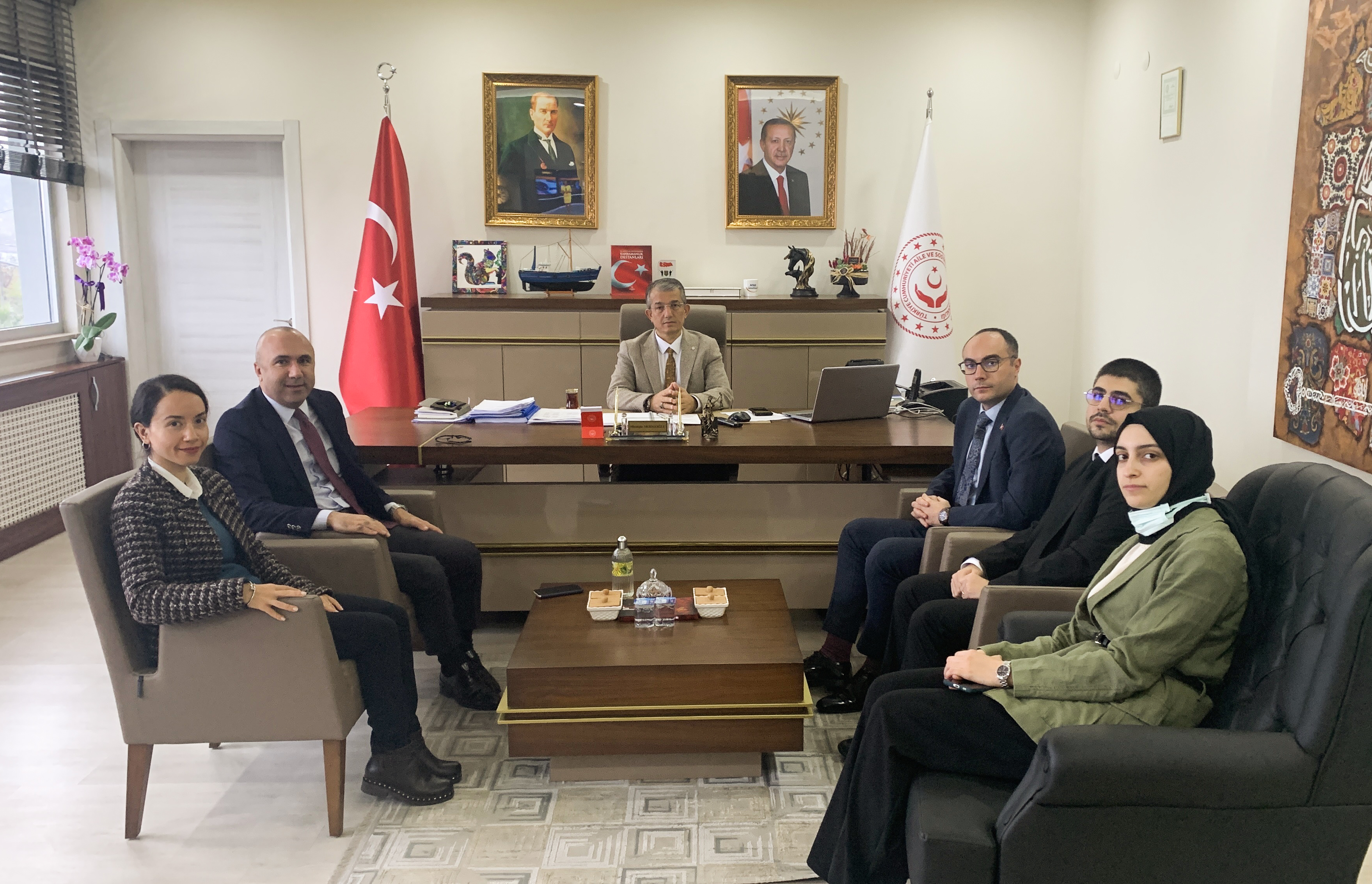 Aile ve Toplum Hizmetleri Genel Müdür Yardımcısı Şuayip TUNÇAL, Sosyal Araştırma ve Politika Daire Başkanı Melih Onur ERDOĞAN, Sosyal Çalışmacı Gülsüm BAŞARAN,Ceren KILINÇ ve Burak KARAGÖLLE İl Müdürlüğümüzü Ziyaret Etti