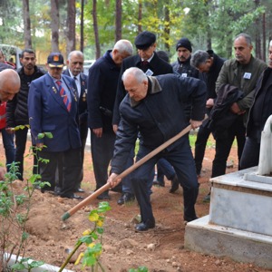Kıbrıs Gazimiz Ali Sönmez Son Yolculuğuna Uğurlandı. - fotoğraf 3