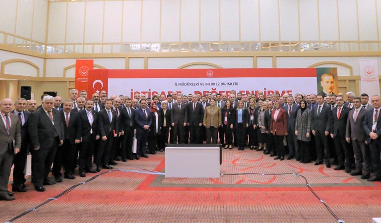 Aile ve Sosyal Hizmetler Bakanlığı İl Müdürleri ve Merkez Birimleri İstişare ve Değerlendirme Toplantısı Ankara’da yapıldı. 