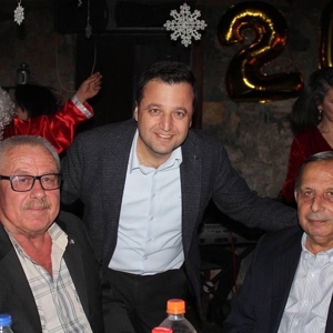 İL MÜDÜRÜMÜZ HUZUREVİ SAKİNLERİYLE YENİ YIL YEMEĞİNDE BİR ARAYA GELDİ - fotoğraf 3
