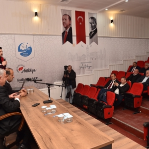 Antakya Belediye Meclis Üyelerine yönelik ''Kadına Yönelik Şiddetle Mücadele ve Erken Yaşta Zorla Evliliklerle Mücadele'' konularında eğitim verildi. - fotoğraf 2