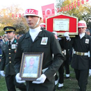 Şehit İkmal Er Seltan, Dualar Eşliğinde Son Yolculuğuna Uğurlandı. - fotoğraf 1