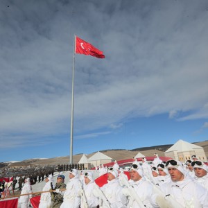 Bakanımız Derya Yanık Sarıkamış Şehitlerini Anma Töreni'ne Katıldı - fotoğraf 7