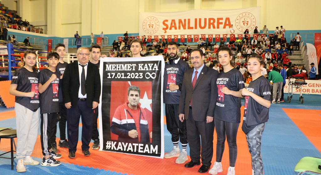 Türkiye Minikler ,Yıldızlar,Gençler ve Büyükler Bay-Bayan Kick Boks Türkiye Şampiyonası’nın” Açılış Törenine Katıldık.