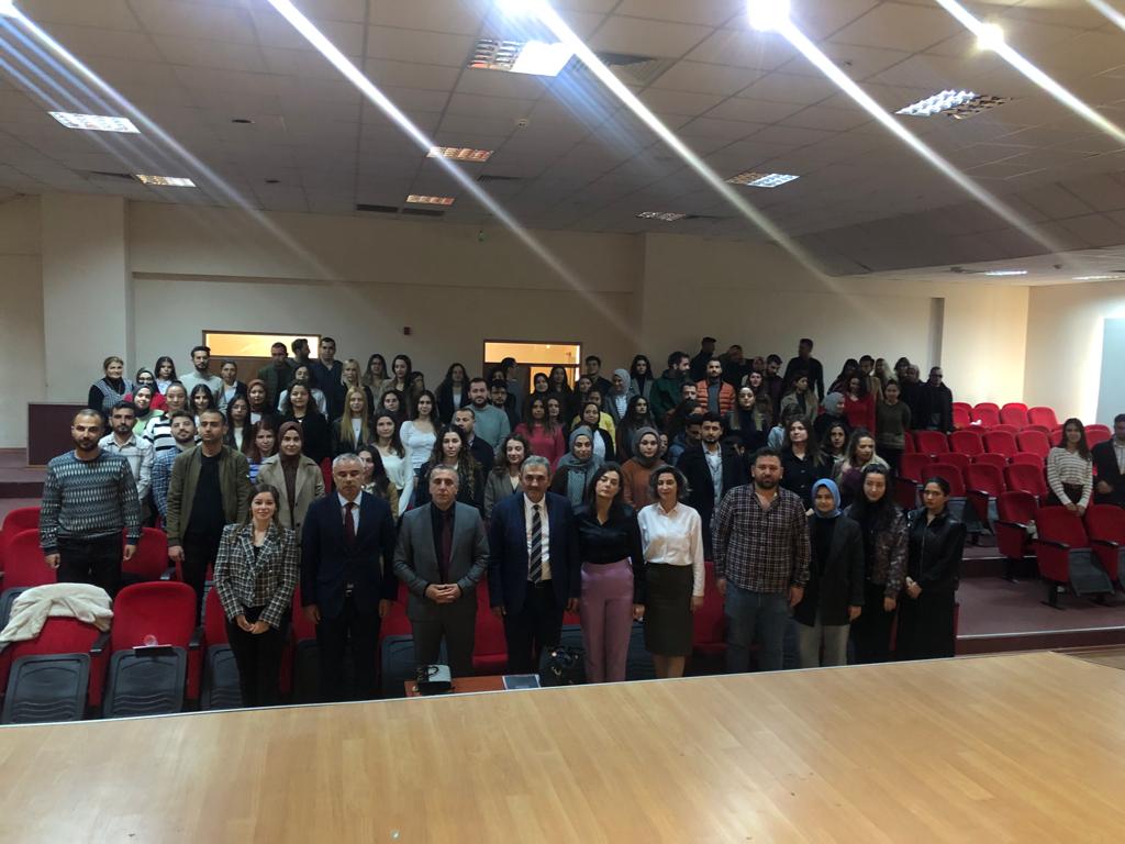 İlimizde göreve yeni başlayan personele yönelik organize edilen oryantasyon eğitimimiz il müdürümüzün açılış konuşmasıyla başladı. 
