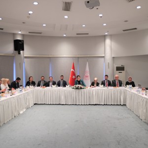 Aile ve Sosyal Hizmetler Bakanımız Derya Yanık, Basın Kuruluşlarının Ankara Temsilcileriyle Bir Araya Geldi - fotoğraf 3