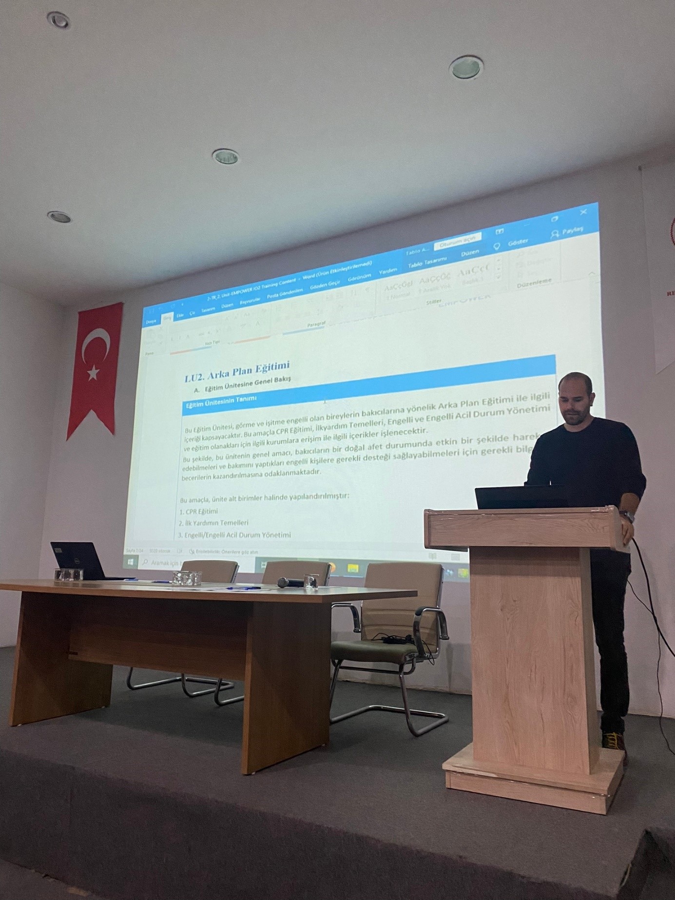 EMPOWER Projesi Kapsamında Geliştirilen “İşitme ve Görme Engelli Bireylerin Yakınlarını Afetlere Hazırlamak" Konulu Eğitim İçeriği Görme ve İşitme Engelli Bireylerin Yakınlarına Sunuldu. 